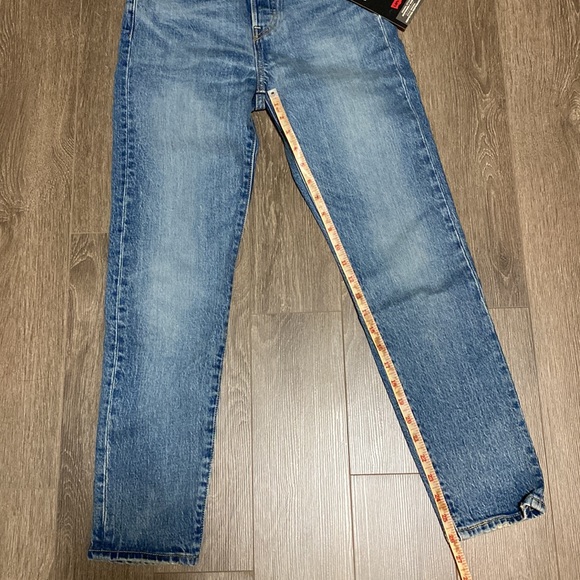 BNWT Levi’s Wedgie Jeans - Picture 8 of 8